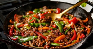 Wok s mletým hovězím a zeleninou – rychlá asijská večeře do 30 minut Jednoduchý a rychlý recept na wok s mletým hovězím, křupavou zeleninou a voňavou čínskou omáčkou - skvělá večeře do 30 minut, plná chutí