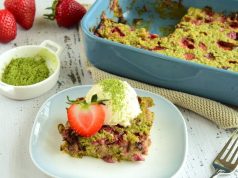 Nevíte co k odpolední kávě? Vyzkoušejte tento BEZ lepkový jahodový matcha dort z ovesných vloček! Nevíte co k odpolední kávě? Vyzkoušejte tento BEZ lepkový jahodový matcha dort z ovesných vloček!