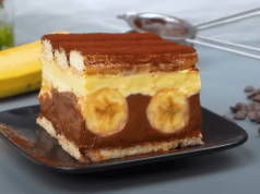Fantastický nepečený dezert s vanilkovým krémem, banány a piškoty! Nepečený banánový dort se dvěma krémy a piškoty