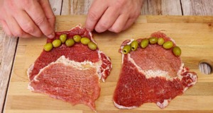 Vepřové závitky plněné zelenými olivami – jednoduchý a chutný recept na pečené maso Vepřové závitky plněné zelenými olivami - jednoduchý a chutný recept na pečené maso