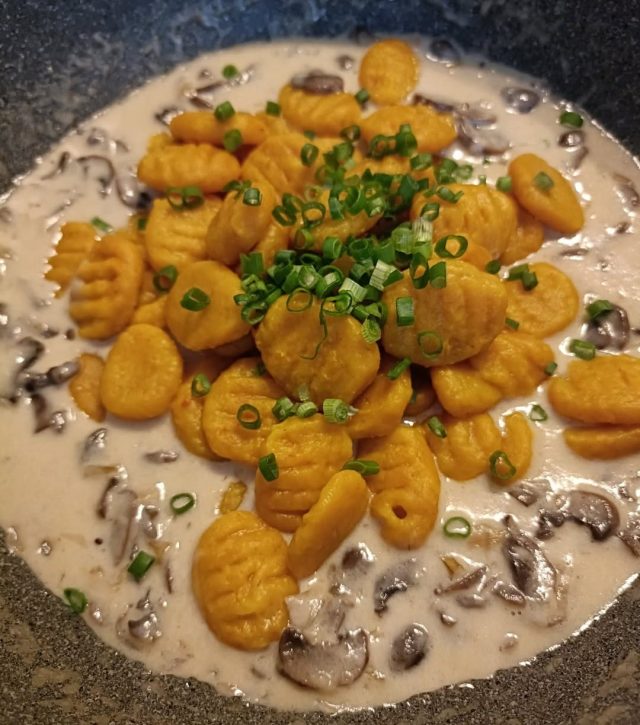 Hokkaido gnocchi se smetanovo-žampionovou omáčkou