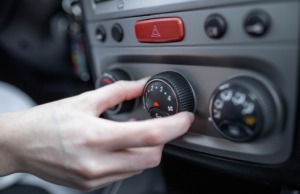 Jak na klimatizaci v autě: Servisní přehled pro bezproblémové léto