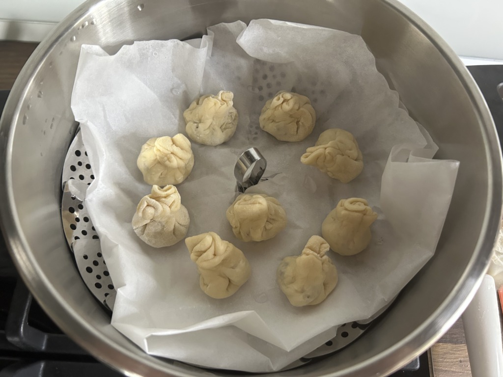 Čínské měšce v páře plněné mletým masem (wonton)