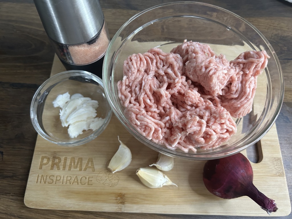 Čínské měšce v páře plněné mletým masem (wonton)