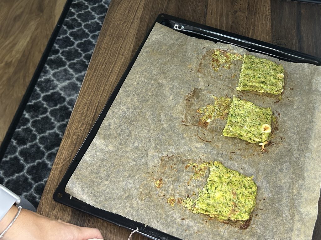 Cuketové toasty plněné sýrem