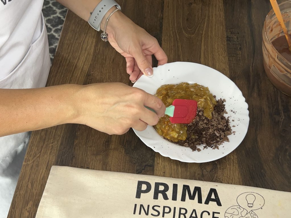 Hrnkový čokoládový koláč, který si bez debaty zamilujete