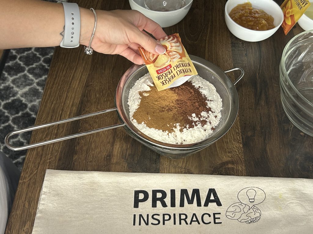 Hrnkový čokoládový koláč, který si bez debaty zamilujete