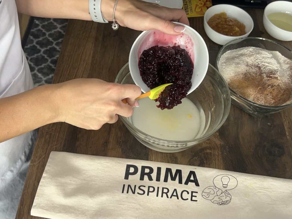 Hrnkový čokoládový koláč, který si bez debaty zamilujete