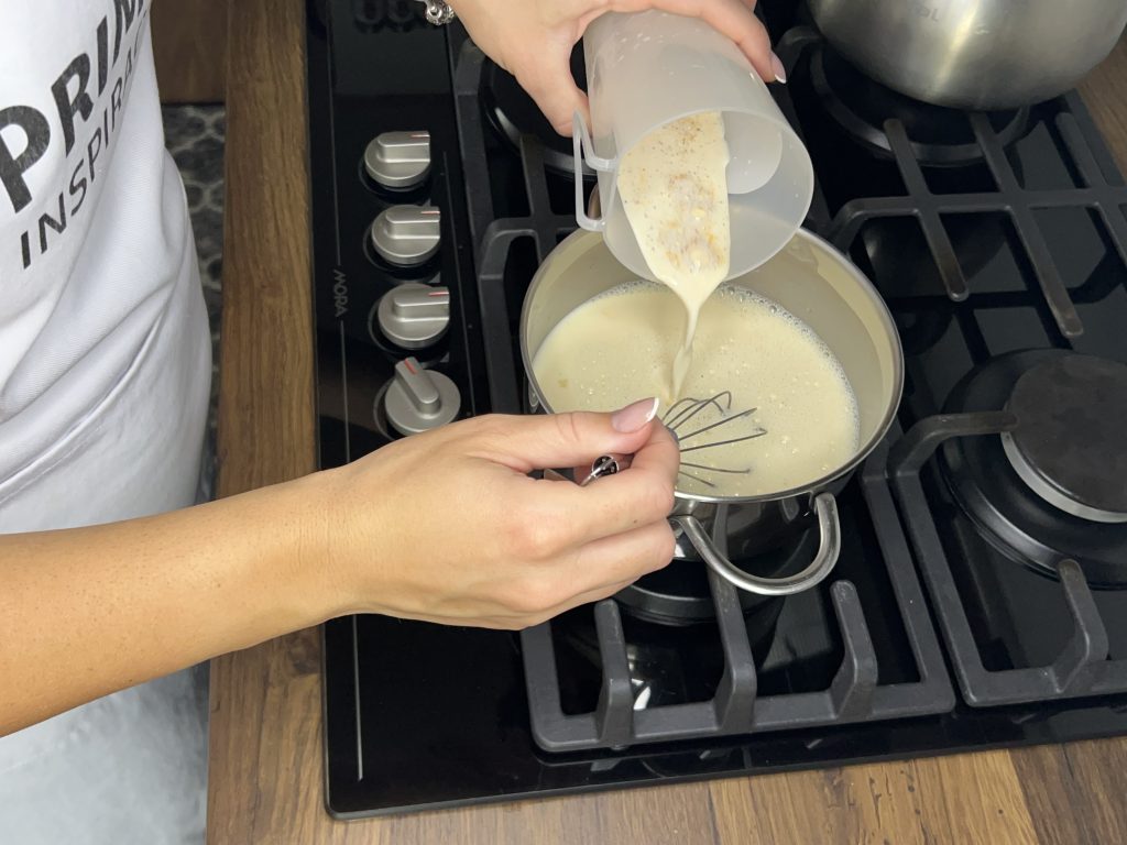 Jablečné croissanty z listového těsta s vanilkovým krémem