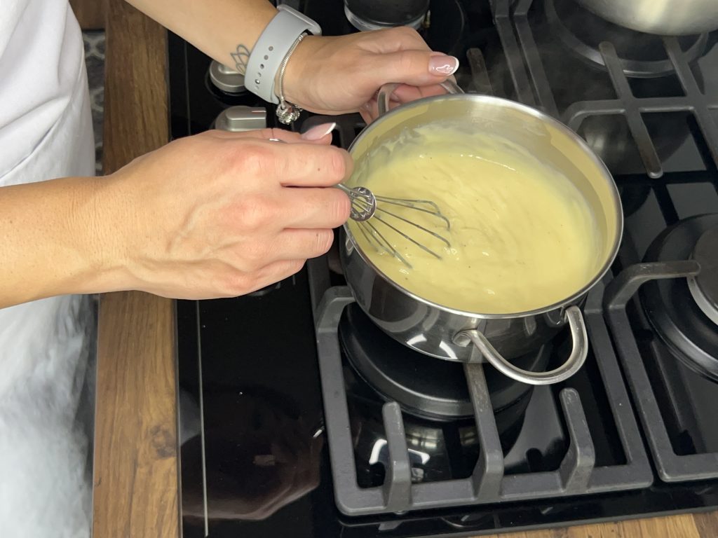 Jablečné croissanty z listového těsta s vanilkovým krémem