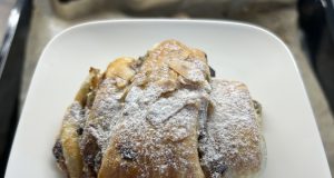 Jablečné croissanty z listového těsta s vanilkovým krémem