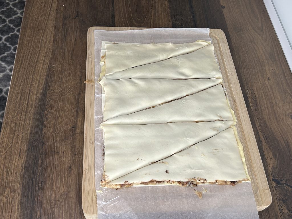 Jablečné croissanty z listového těsta s vanilkovým krémem