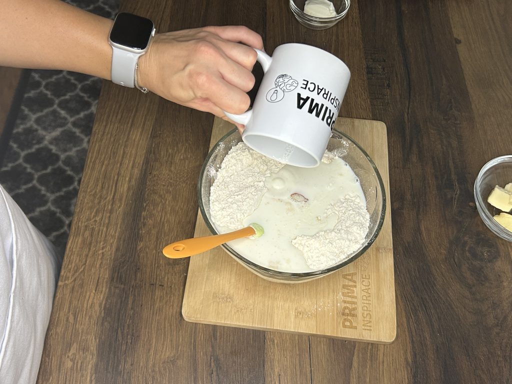 Jednoduché koláčky s tvarohem a marmeládou – bez dlouhého kynutí