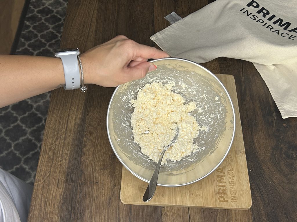 Jednoduché koláčky s tvarohem a marmeládou – bez dlouhého kynutí