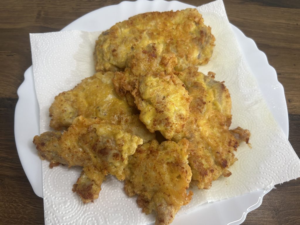 Krůtí maso v sýrovém obalu – křupavá klasika na pánvi