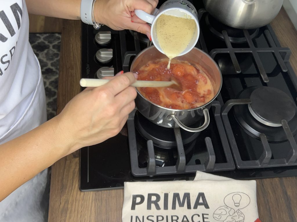 Zdravý makovo-jablečný koláč bez mouky