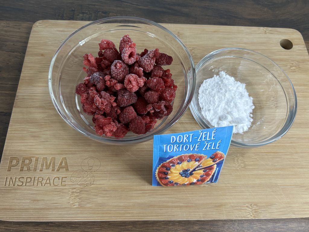 Nepečený malinový řez s mascarpone a želatinou