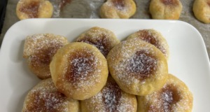 Rychlé tvarohové koláčky s marmeládou Rychlé tvarohové koláčky s marmeládou