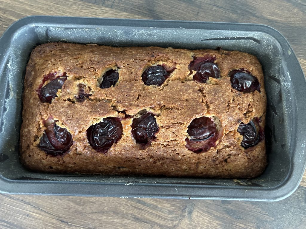 Rychlý švestkový koláč se skořicovou vůní