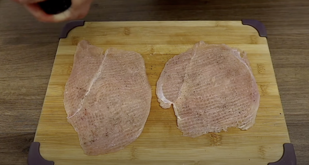 Křupavé kuřecí rolky plněné mozzarellou a rajčaty - snadná příprava a dokonalá chuť