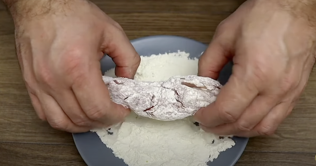 Křupavé kuřecí rolky plněné mozzarellou a rajčaty - snadná příprava a dokonalá chuť