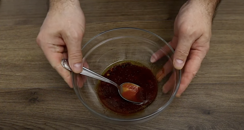Rychlé kuřecí špízy s marinádou, cibulí a paprikou - jednoduchý a chutný recept, ideální pro rychlý oběd nebo lehkou večeři