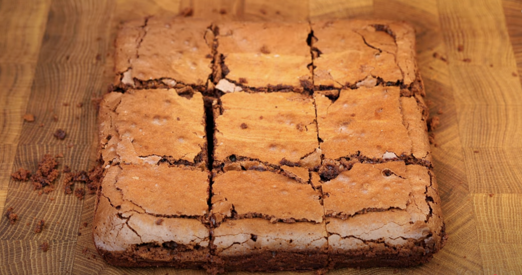 Elegantní čokoládové brownies - vláčný čokoládový dort s jemnou krustou a bohatou chutí