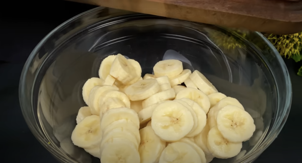 Domácí banánová zmrzlina bez zmrzlinovače – jednoduchý recept ze 3 ingrediencí
