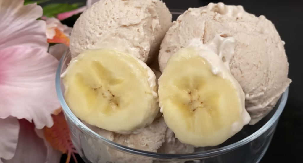 Domácí banánová zmrzlina bez zmrzlinovače – jednoduchý recept ze 3 ingrediencí
