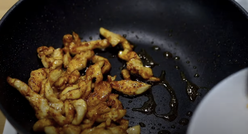 Kuřecí stir-fry s barevnou zeleninou a jasmínovou rýží - krok za krokem
