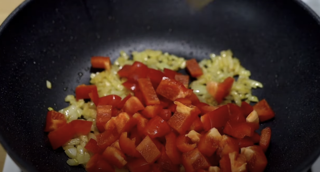 Kuřecí stir-fry s barevnou zeleninou a jasmínovou rýží - krok za krokem