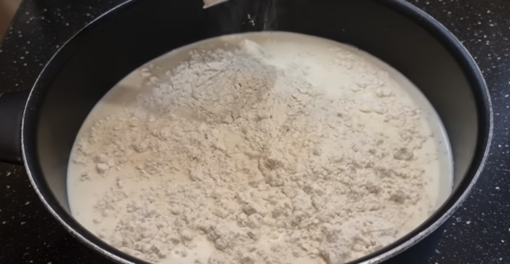 Rulouri de cocos fără coacere cu cremă de vanilie și cireșe
