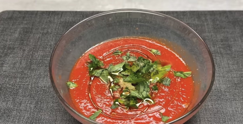 Plněné lasagnové trojúhelníky s lilkem, rajčatovou omáčkou a parmazánem