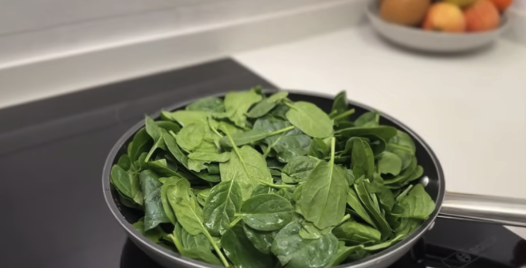 Špenátové gnocchi s ricottou, šalvějí a parmazánem – snadný italský recept