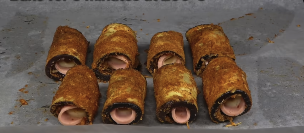 Pečené lilkové rolky s mozzarellou, šunkou a parmazánovou krustou