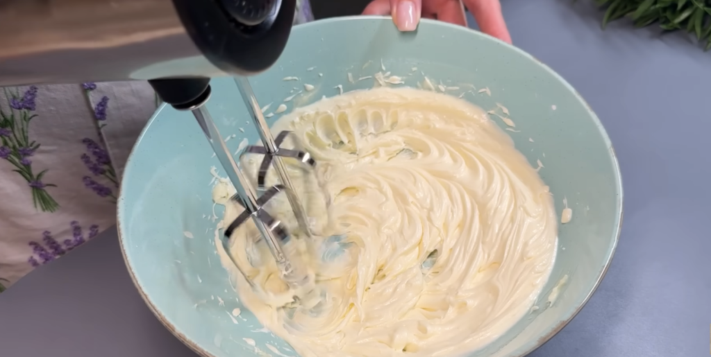 Jemné citronové koláčky s karamelovým kondenzovaným mlékem a kokosem - sladké a voňavé cukroví