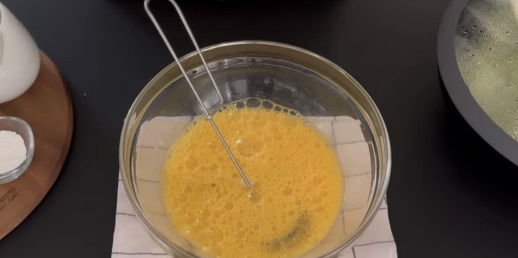 Pâine de dovlecei cu cartofi și parmezan de casă - instrucțiuni simple