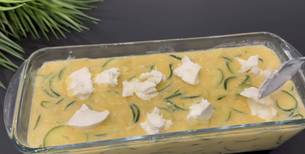 Pâine de dovlecei cu cartofi și parmezan de casă - instrucțiuni simple