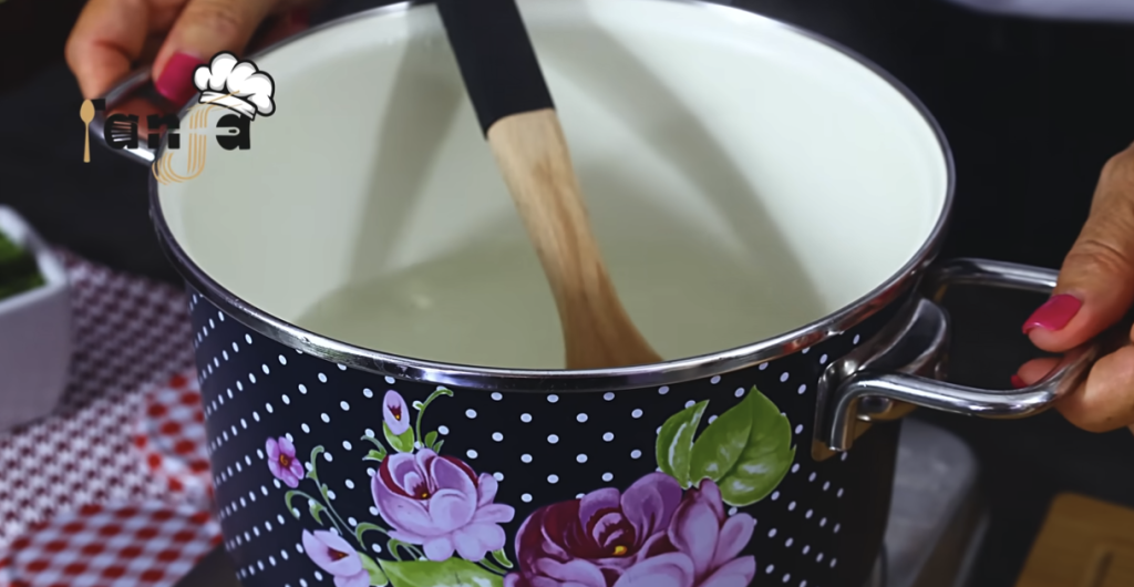 Zavařovaná rajčata ve sladkokyselém nálevu – jednoduchý recept krok za krokem