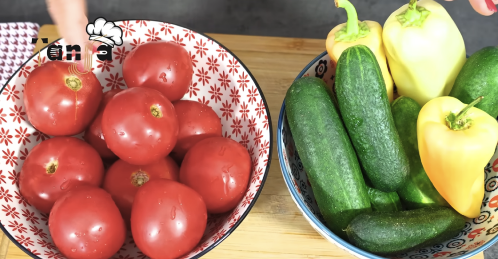 Zeleninový salát na zimu do sklenic – osvědčený domácí recept