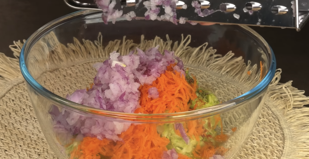 Lehké cuketové roládky plněné špenátem a sýrem z horkovzdušné fritézy