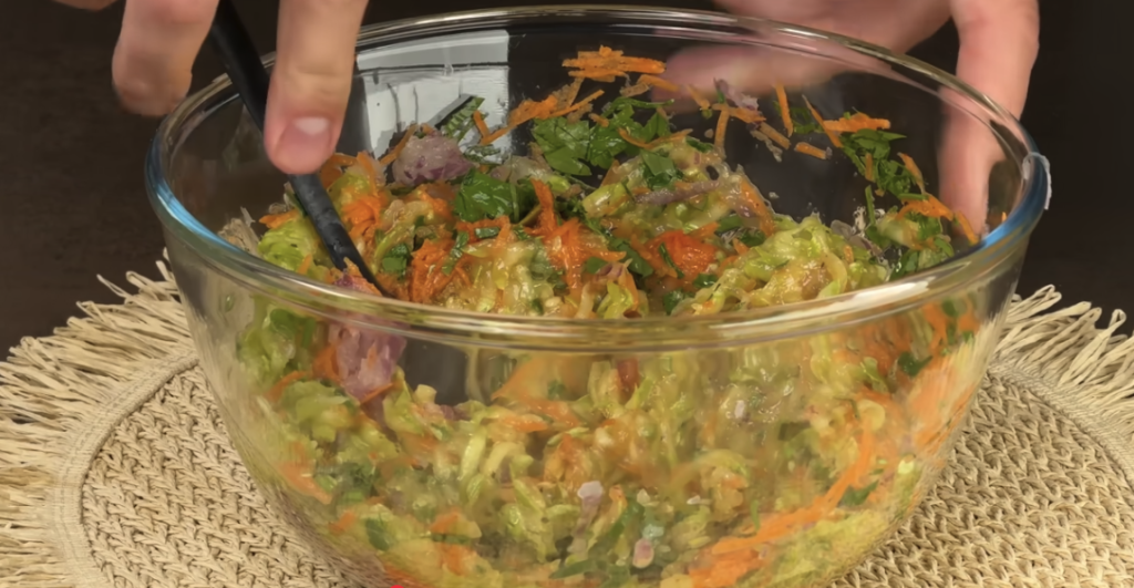 Lehké cuketové roládky plněné špenátem a sýrem z horkovzdušné fritézy