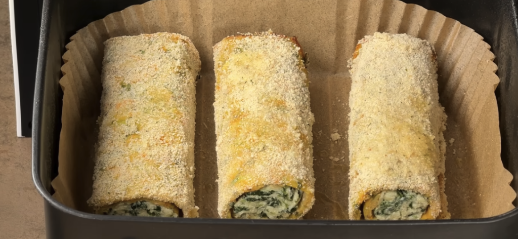 Lehké cuketové roládky plněné špenátem a sýrem z horkovzdušné fritézy