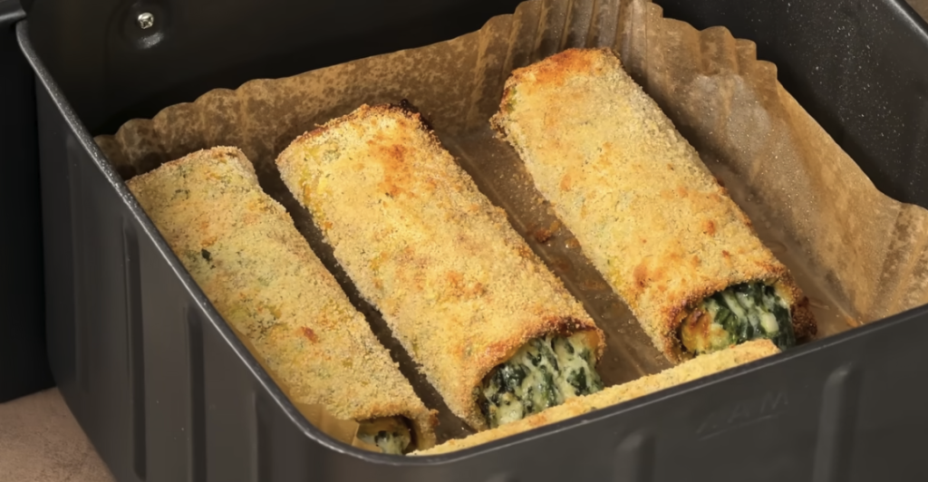 Lehké cuketové roládky plněné špenátem a sýrem z horkovzdušné fritézy