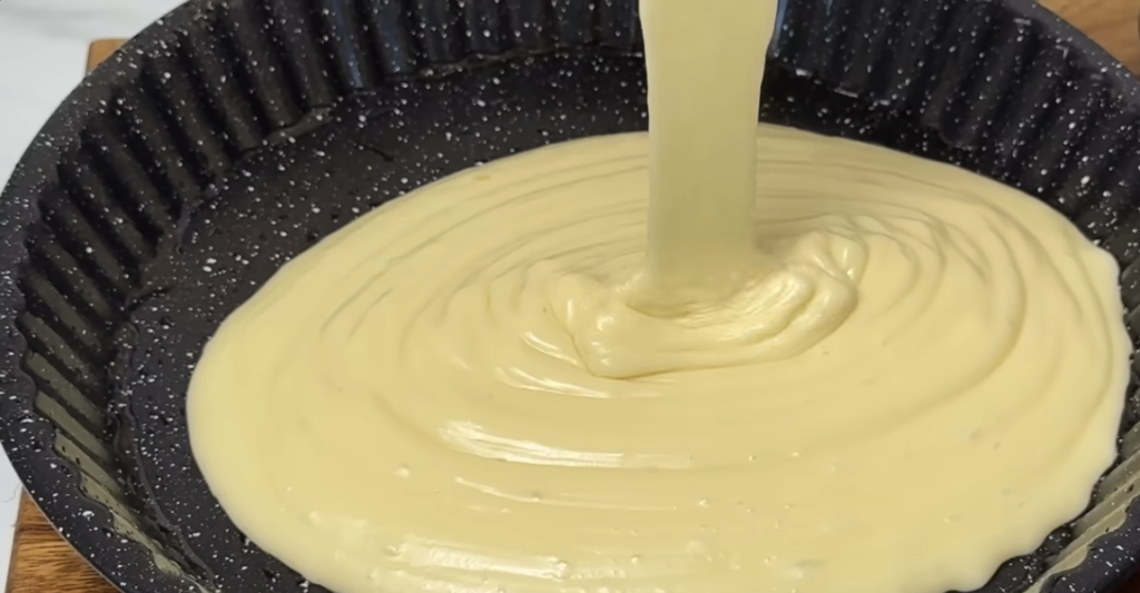 Domácí švestkovo-jogurtový koláč se skořicí – nadýchaný a voňavý