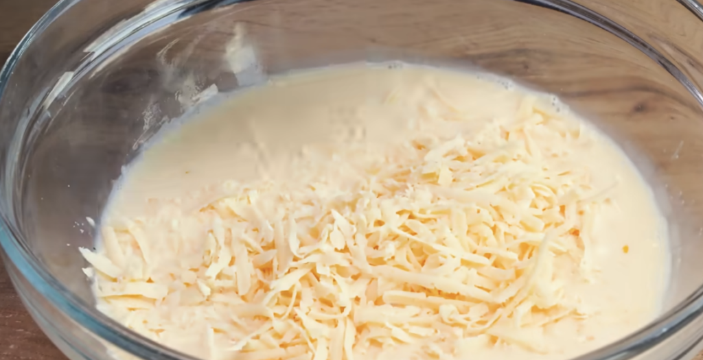 Cuketová spirála z filo těsta s mozzarellou – snadný a efektní slaný koláč