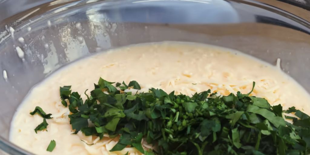 Cuketová spirála z filo těsta s mozzarellou – snadný a efektní slaný koláč