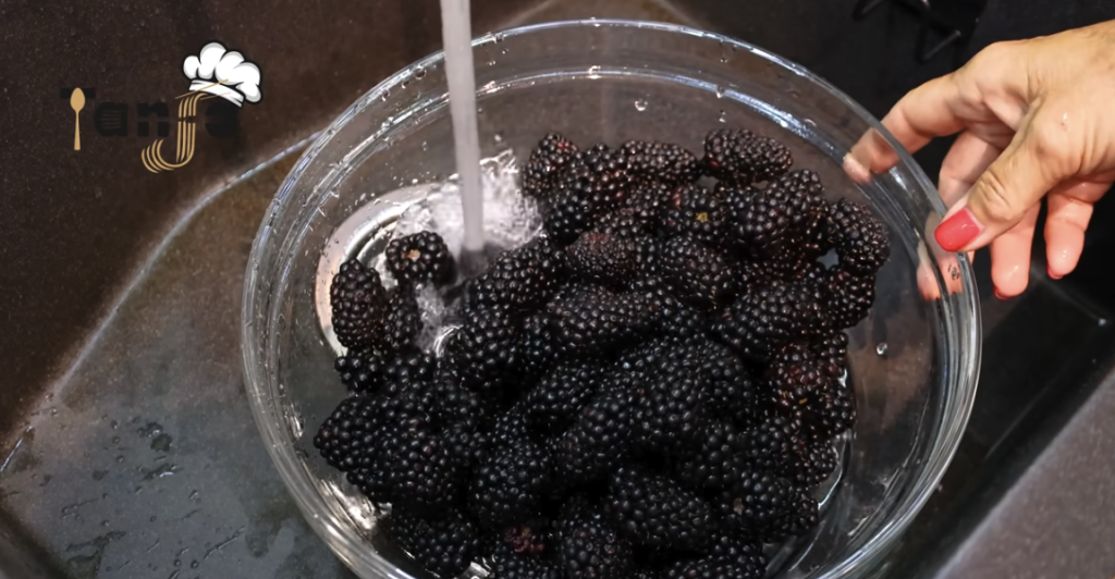 Zavařené ostružiny bez cukru – jednoduchý recept na pasterizaci