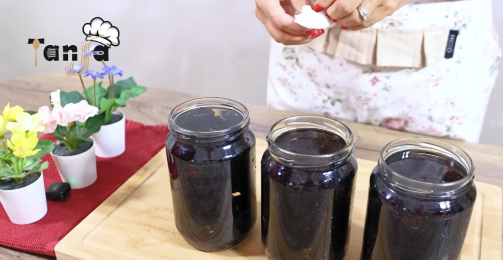 Zavařené ostružiny bez cukru – jednoduchý recept na pasterizaci