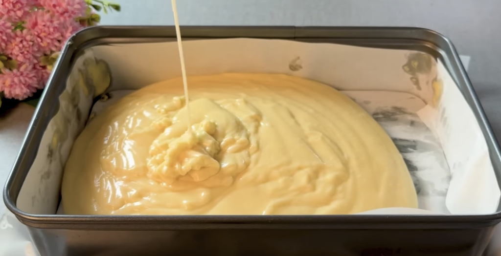 Domácí broskvový koláč s čerstvými broskvemi – snadný a vláčný letní dezert